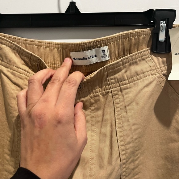 Abercrombie and Fitch Cargo Relax Utility Pants - Picture 5 of 7